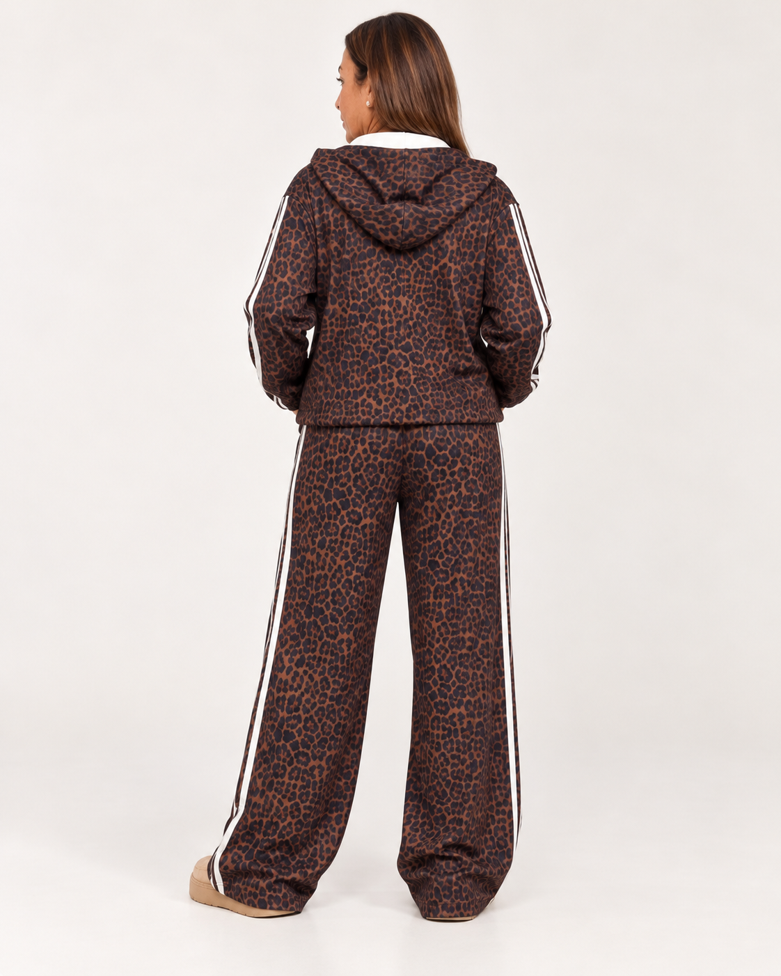 Zelyra – Tuta Leopardata Donna